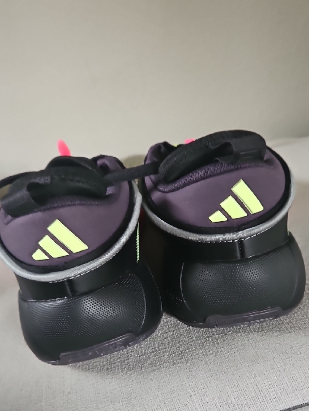 Adidas D.O.N issue 7 Basketball Athletic Shoes - Neon Gradient Sz 8 with box - Picture 9 of 9